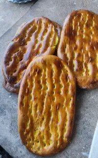 یک نفر بانو فطیر پز درالوارس