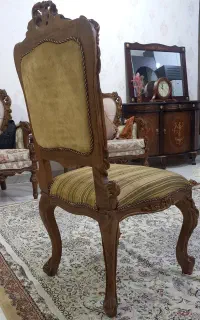 گلدان و صندل سلطنتی