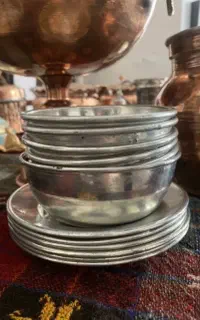 کاسه و بشقاب کوچک و جام مسی