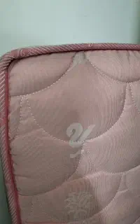 تشک تخت کودک تمیز در حد نو جنس مرغوب