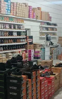 فروش مغازه کفش فروشی با کلیه وسایل