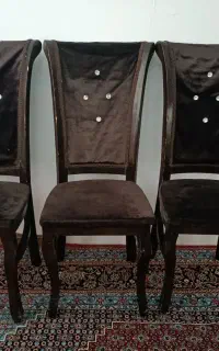 صندلی چوبی