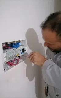 برقکار (حسینی)