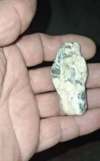 فروش ..سنگهای قدیمی و تزیینی سنگهای جواهری وغیره.