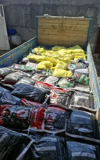 کود و هیومیک اسید و مرغی و گوگرد پودری