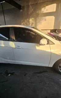 جک J4 رنگ سفید مدل ۱۴۰۳