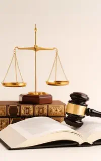وکیل پایه یک دادگستری