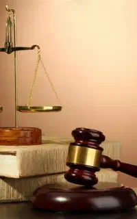 وکیل پایه یک دادگستری