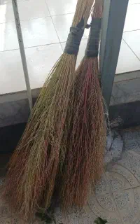 جارو شهرداری بسیار پر و بلند