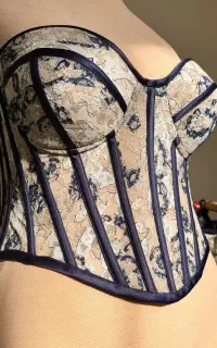 اموزش دوره نازکدوز وکت و شلوار و مجلسی و عروس