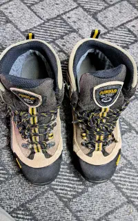 کفش کوهنوردی حرفه ای آسولو