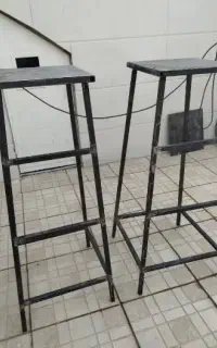 چهار پایه فلزی
