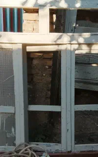 پنجره ی چوبی