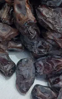 خرما پاک‌کرده  قیمت ۳۰۰