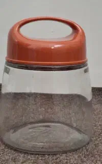 بانکه شیشه یی