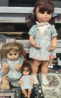 سه عروسک در حد نو