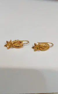 گوشواره کاملا نو . فاکتور دارد