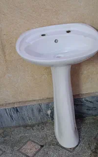 شیر روشویی مارک قهرمان و روشویی خیلی  تمیز