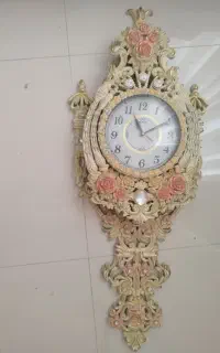 ساعت دیواری در حد نو
