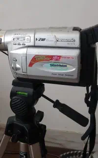دوربین فیلم برداری VZ18