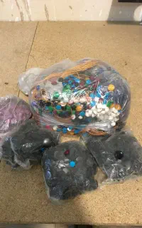 دکمه پلاستیکی