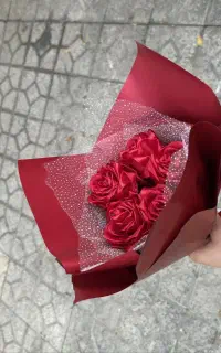 گل رز روبانی