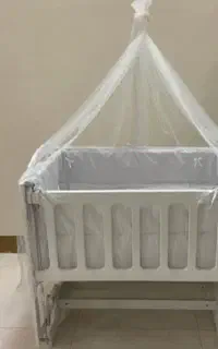 تخت کنار مادر نو هستش یک بارم استفاده نشده