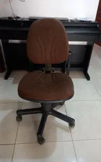 صندلی اداری چرخدار