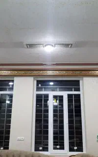 کتیبه بالای پرده