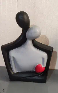 مجسمه همدم