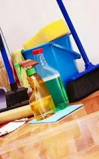 نظافت منزل راه پله وپارکینگ وحیاط.