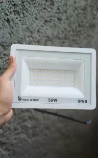پروژکتور ۵۰ وات یکتا افروز
