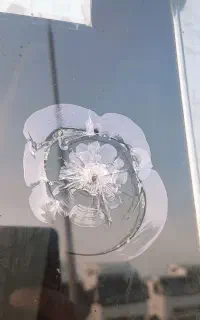 ترمیم تخصصی سنگ خوردگی شیشه اتومبیل