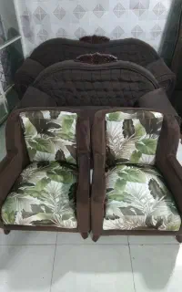 مبل راحتی تمیز و سالم ، با نشیمن بزرگ و جادار