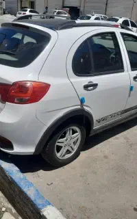 کویک r مدل۹۹ بی رنگ  شاسی سالم