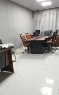 میز مدیریت و کنفرانس و منشی و صندلی اداری در حد