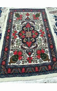 یه پشتی فروشی