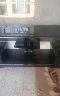 میز تلویزیون شیشه ای