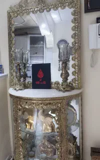 آینه و شمعدان برنجی