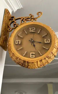 ساعت دیواری دوطرفه