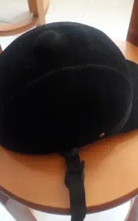 کلاه اسب سواری