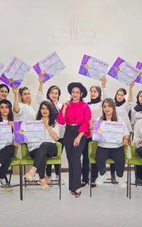 آموزش کاشت ناخن (صفر تا پیشرفته) با مدرک رسمی *