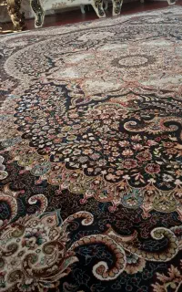فرش ۹ متری جفت ویک دست مبل ۷ نفره سالم