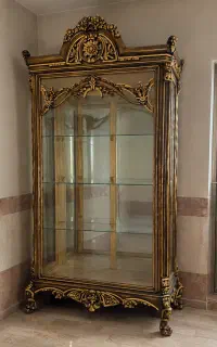 ویترین دکوری لوکس طرح سلطنتی