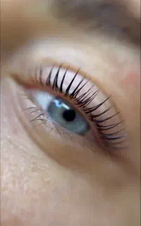 تخفیف خدمات و آموزش اکستنشن مژه و لیفت