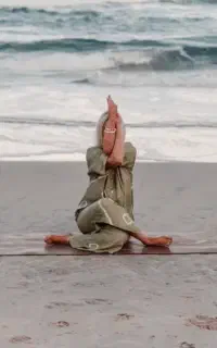آموزش یوگا آنلاین به بانوان