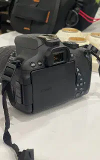 دوربین کنون 700