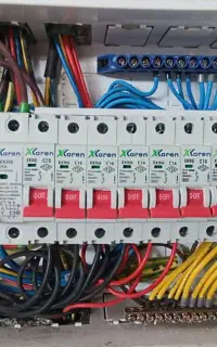 برقکاری/ تکنسین مهندسی برق صنعتی