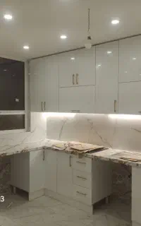 نصب کاشی بین کابینتی با استادکار حرفه ای