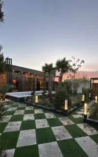 خانم برای نظافت